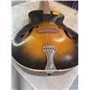 Image 2 : Unique Vintage Acoustic Guitar