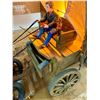 Image 8 : Lighted Stagecoach