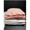 Image 2 : 1 Pack of Bebenew Cotton Crib Sheets - Pink and White Colour  - New