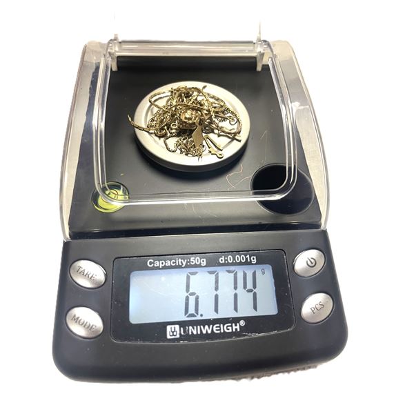 10 kt  Gold Scraps weight 6.77g