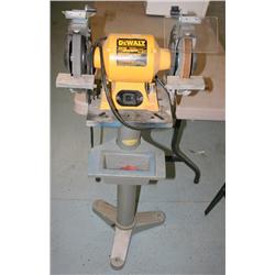 8" DEWALT HEAVY DUTY BENCH GRINDER
