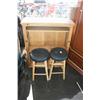 Image 1 : SMALL WET BAR & 2 STOOLS