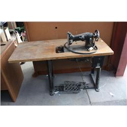 PFAFF Vintage Sewing machine