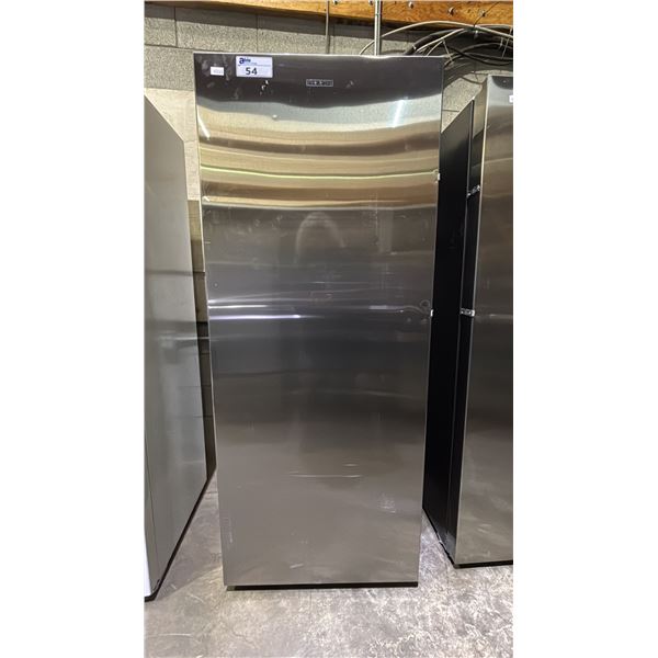 GALANZ STAINLESS STEEL 28 1/2"W REFRIGERATOR/FREEZER *HANDLE NEEDS REPAIR*