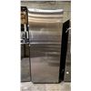 Image 1 : GALANZ GLF16US2E23 STAINLESS STEEL 28 1/2"W REFRIGERATOR/FREEZER *HANDLE NEEDS REPAIR*