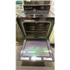 Image 3 : WHIRLPOOL YWFL910H0AS1 30"W ELECTRIC 4 BURNER RANGE AND CONVECTION OVEN