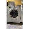 Image 1 : KENMORE WHITE 27"W FRONT ENTRY CLOTHES WASHER