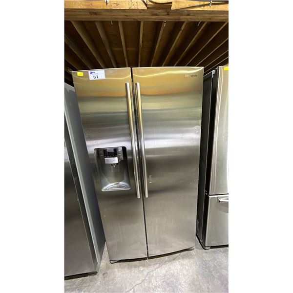 SAMSUNG STAINLESS STEEL 36"W FRENCH DOOR REFRIGERATOR WITH WATER/ICE DISPENSER