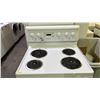 Image 2 : FRIGIDAIRE WHITE 30"W ELECTRIC RANGE OVEN