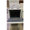 Image 3 : FRIGIDAIRE WHITE 30"W ELECTRIC RANGE OVEN