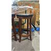 Image 2 : PAIR OF DARK WOODEN 25"H BARSTOOLS