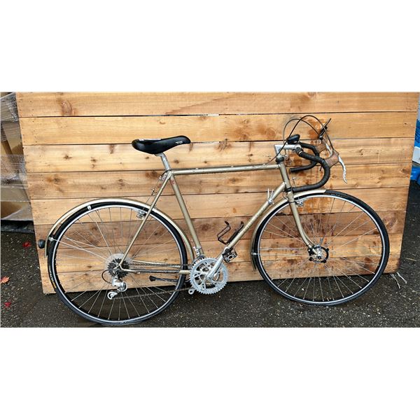 TREK 520 BROWN 18 SPEED BIKE