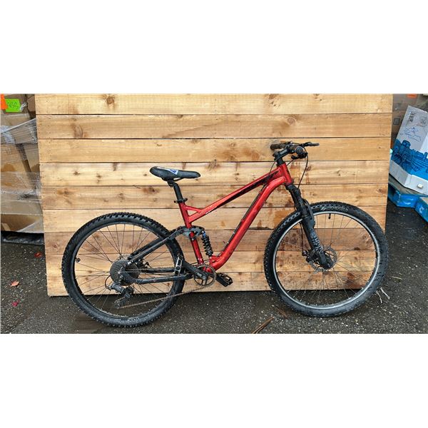 NO NAME RED 8 SPEED BIKE