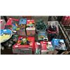 Image 2 : ASSORTED CHRISTMAS LIGHTS & TREE TOPPERS