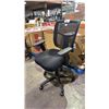 Image 2 : BLACK MESH BACK OFFICE CHAIR