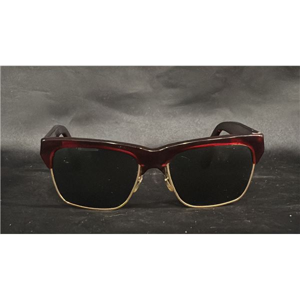 PAIR OF VINTAGE BAUSCH + LOMB RAY-BAN TORTOISE WAYFARER SUNGLASSES *NO CASE*