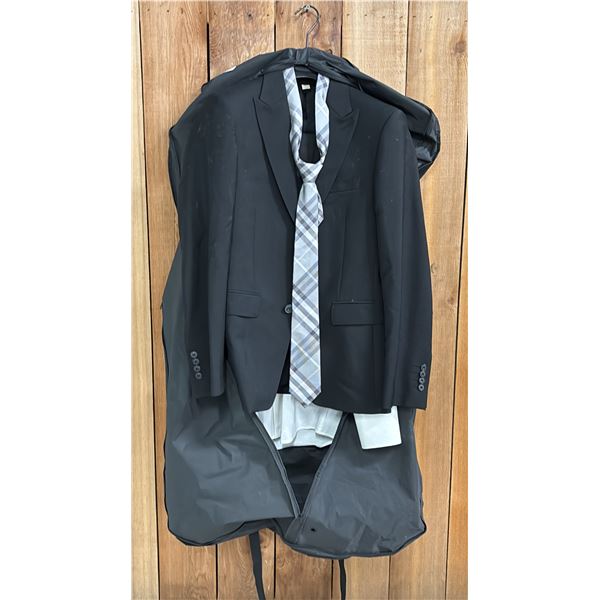 MEN'S BURBERRY SUIT & TIE (SIZE 44S) & DOLCE & GABBANA BUTTON DOWN SHIRT IN GARMENT BAG