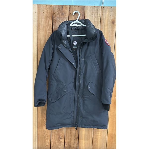 CANADA GOOSE SIZE M WINTER COAT WITH HOOD