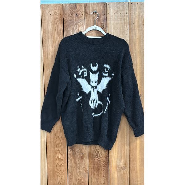 LADIES BLACK GOTHIC STYLE SWEATER (NO TAGS - SIZE UNKNOWN)