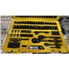 Image 3 : STANLEY PROFESSIONAL GRADE 183 PIECE BLACK CHROME MECHANICS TOOL SET