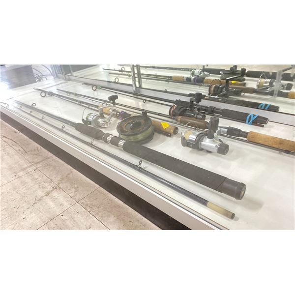 GROUP OF 4 ASSORTED FISHING RODS WITH 4 FISHING REELS