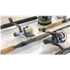 Image 6 : GROUP OF 4 ASSORTED FISHING RODS WITH 4 FISHING REELS