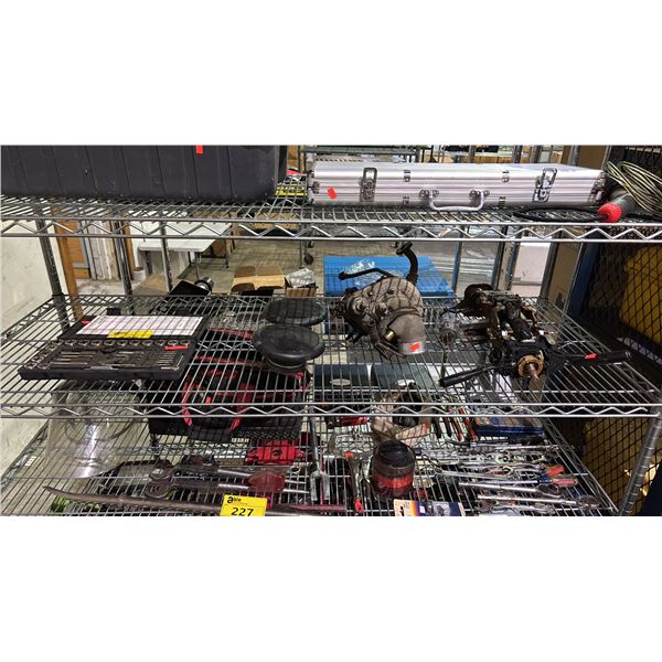 PERFORMANCE TOOLS TAP & DIE SET, PAIR OF SPEAKERS & AUTOMOTIVE PARTS