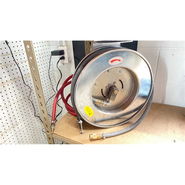 WALL MOUNT RETRACTABLE AIR LINE REELER WITH APPROX. 40FT AIR LINE HOSE