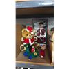 Image 2 : SHELF OF CHRISTMAS DECORATIONS
