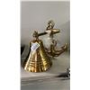 Image 4 : WINDCHIME, BLUE MOUNTAIN POTTERY DECORATIVE SWAN & A BRASS WALL MOUNTABLE BELL
