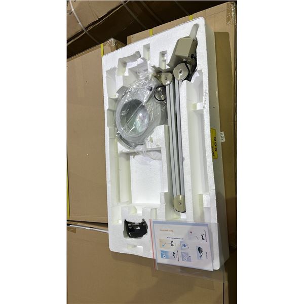 MAGNIFYING LAMP *IN BOX*