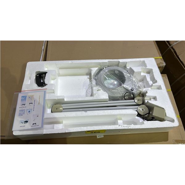 MAGNIFYING LAMP *IN BOX*