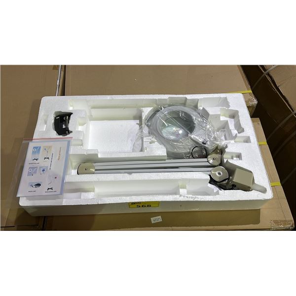 MAGNIFYING LAMP *IN BOX*