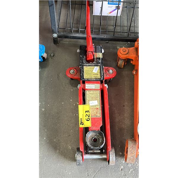 HYDRAULIC TROLLEY JACK WITH A 4400 LB CAPACITY