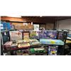 Image 1 : SHELF OF BOARD GAMES & PUZZLES