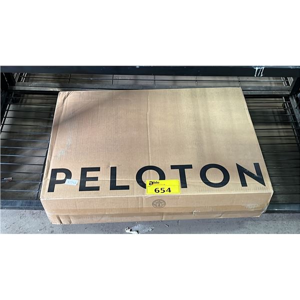 PELTON SCREEN *IN BOX*
