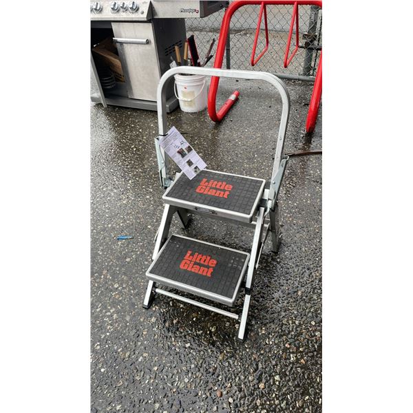 LITTLE GIANT 2 STEP SAFETY STEP WITH A MAX CAPACITY OF 300 LBS