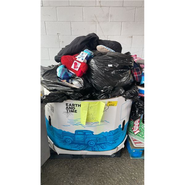 PALLET OF ASSORTED PET SUPPLY PRODUCTS *MUST TAKE ALL ON PALLET*