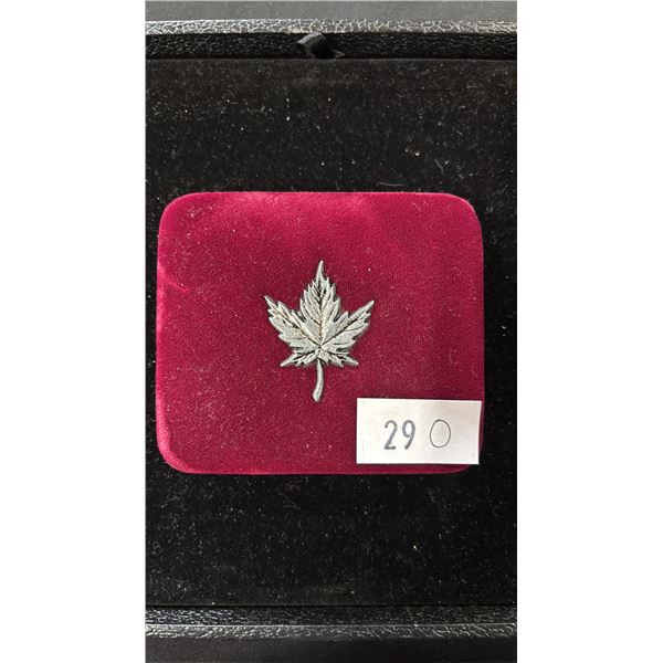 1982 CANADIAN DOLLAR *MINT UNCIRCULATED*