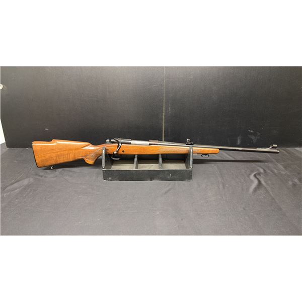 WINCHESTER M70 RIFLE 559MM 30-06 CAL 5 SHOT CAPACITY - S/N: G954390