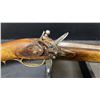 Image 3 : SAFARI-ARMS KENTUCKY 220A FLINTLOCK RIFLE 914MM .45 CAL 1 SHOT CAPACITY - S/N: 33159