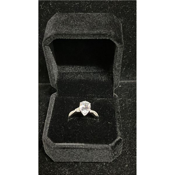 NEW 925 SILVER 9CT PEAR CUT SIMULATED DIAMOND (CZ) TWIST RING - SIZE 7