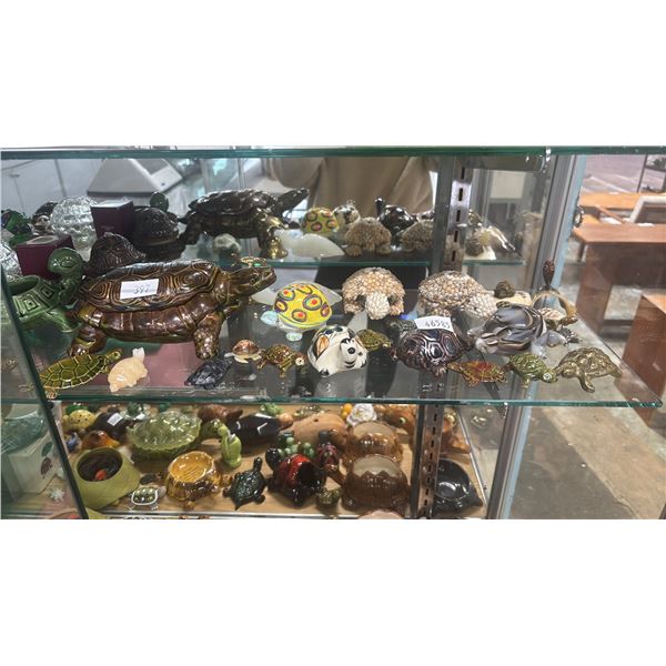 ASSORTED TURTLE FIGURINES