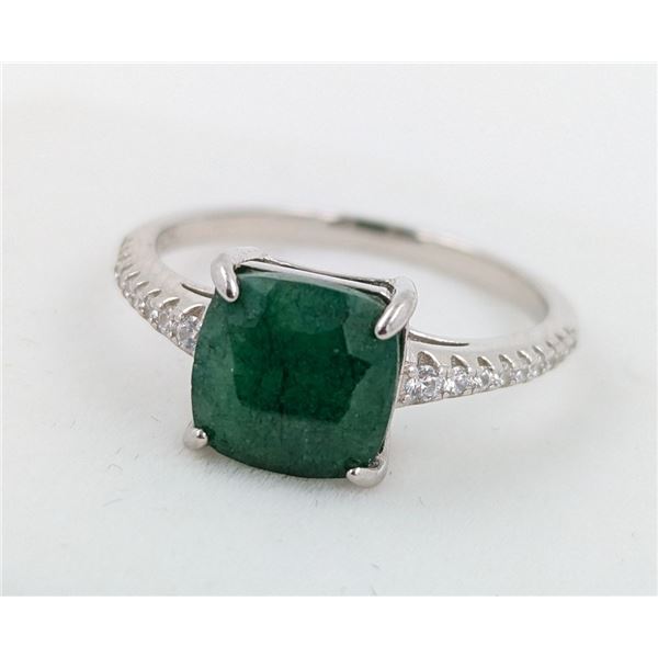 2.1 CT CERTIFIED SILVER EMERALD GEMSTONE RING ($3,920 APPRAISAL, APPRAISAL NOT GUARANTEED)