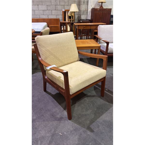 MID CENTURY DANISH MODERN FRANCE & SONS DENMARK TEAK ARM CHAIR