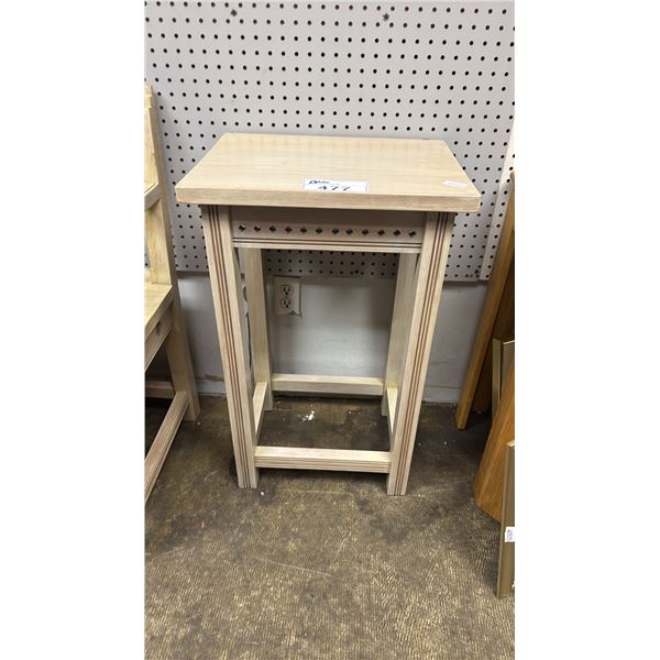 WHITE-WASHED OAK SIDE TABLE 18" X 14" X 29"