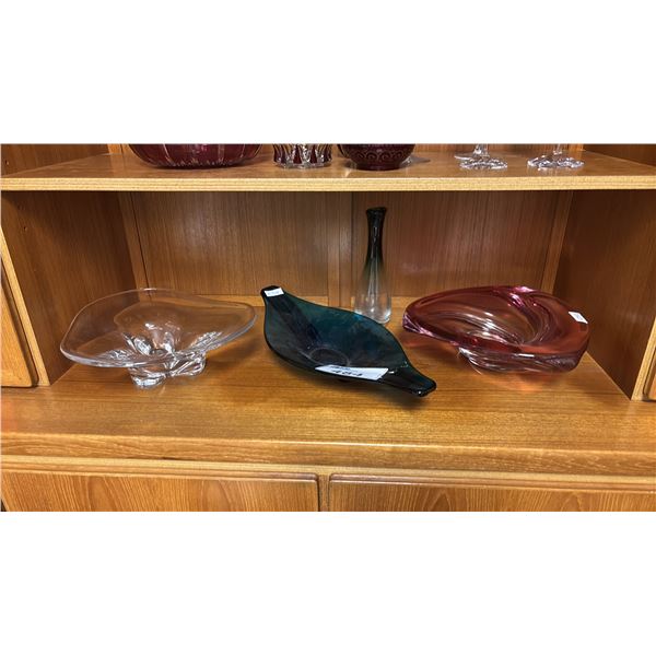 (4) VINTAGE ART GLASS BOWLS (3 ARTIST SIGNED)