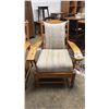 Image 1 : VINTAGE MAPLE ARM CHAIR