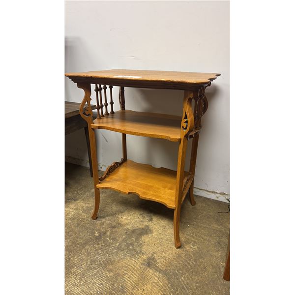 ANTIQUE OAK PARLOR TABLE 23" X 18" X 30"