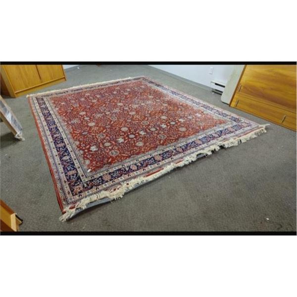 PATTERNED AREA RUG WITH UNDERLAY